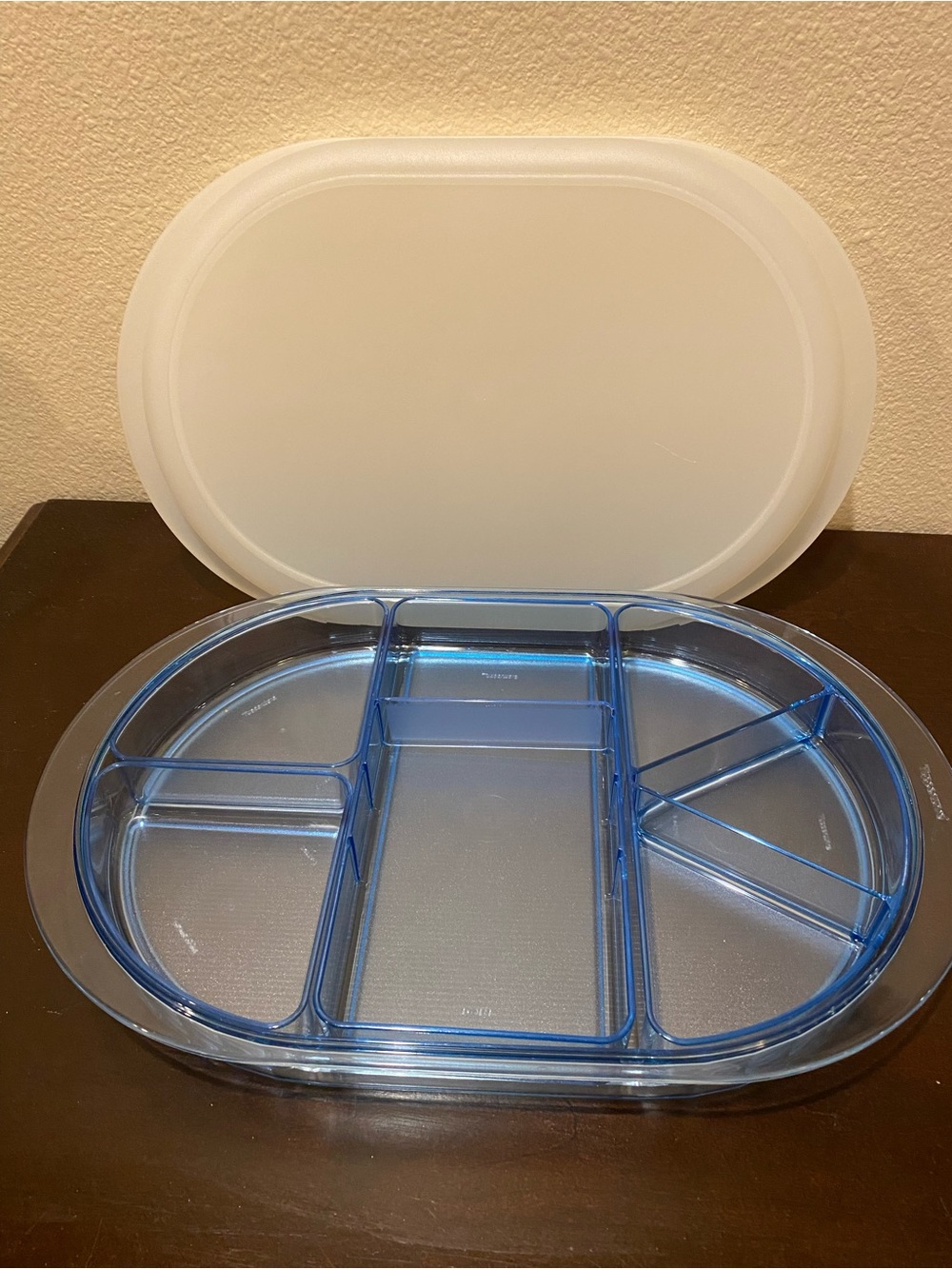 VTG Tupperware Blue PRELUDIO Watercolor Serving Oval Divided Serving Tray w/Lid - Picture 9 of 14
